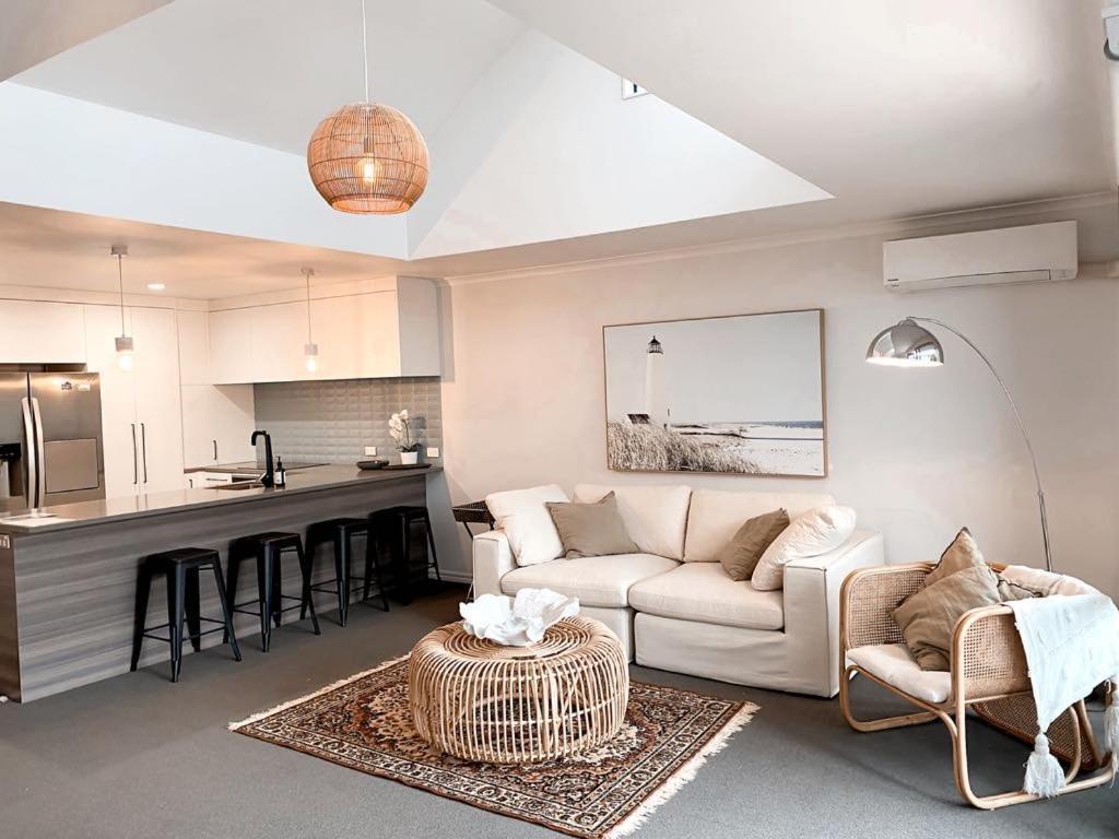 Sea Breeze 3 Bedroom Apartment Маунт-Маунгани Экстерьер фото